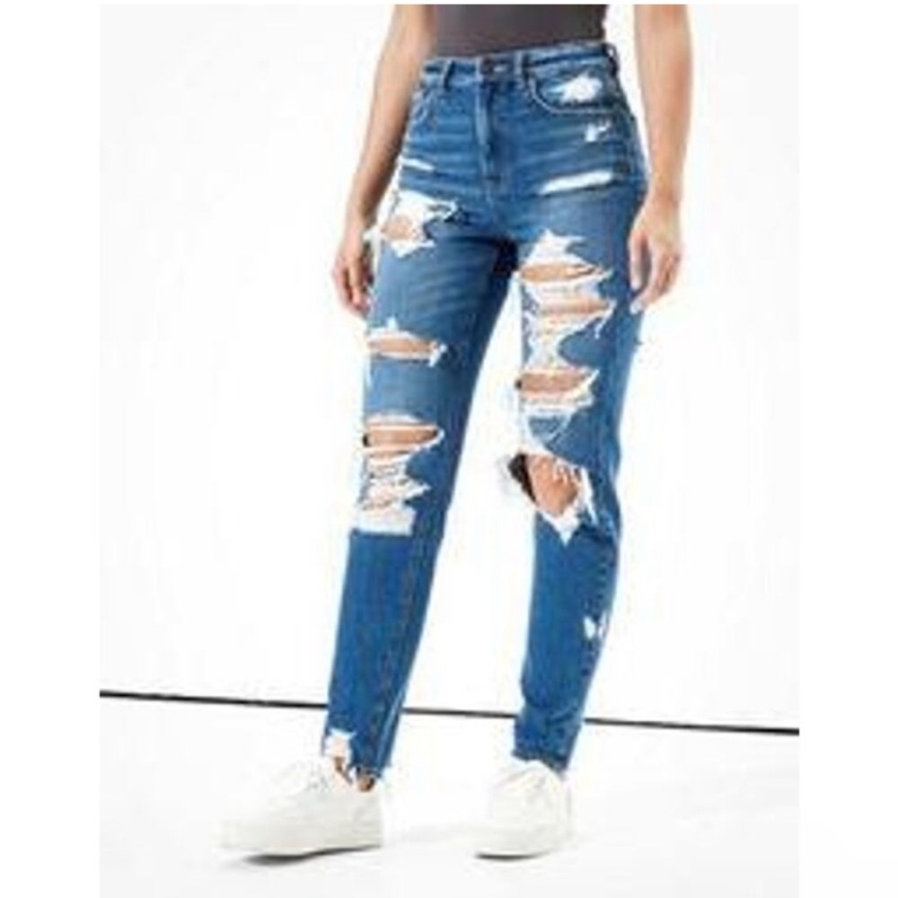 American Eagle Distressed Destroyed Mom Jean Medium Wash High Rise Womens Size 2